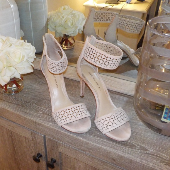ANTONIO MELANI Shoes - ANTONIO MELANIN 💛 Tan Heels
